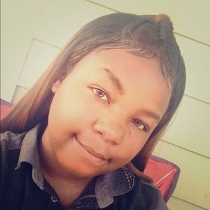 Meet your Posher, Shania